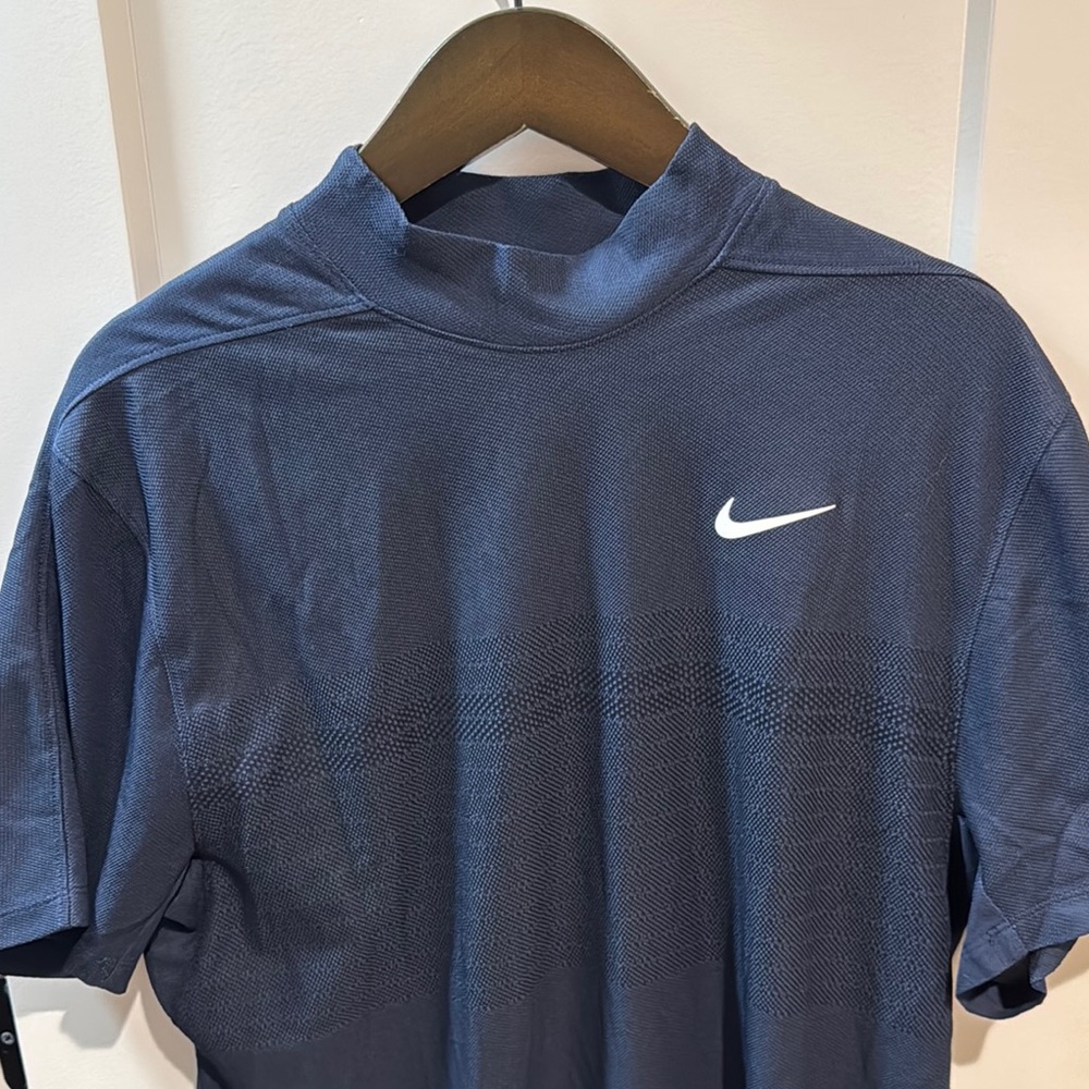 Nike Men's Blue Shirt